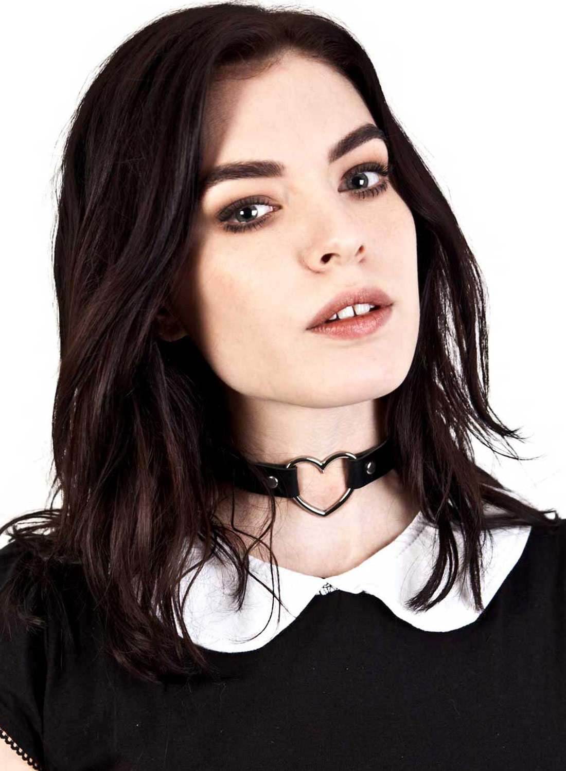 Heart Leather Choker Black